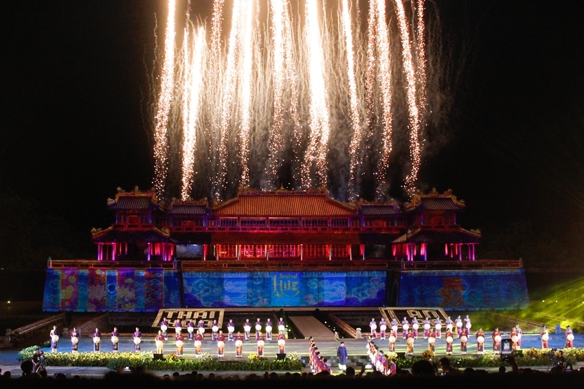 Ticket prices for art programs and banquet at Hue Festival 2024